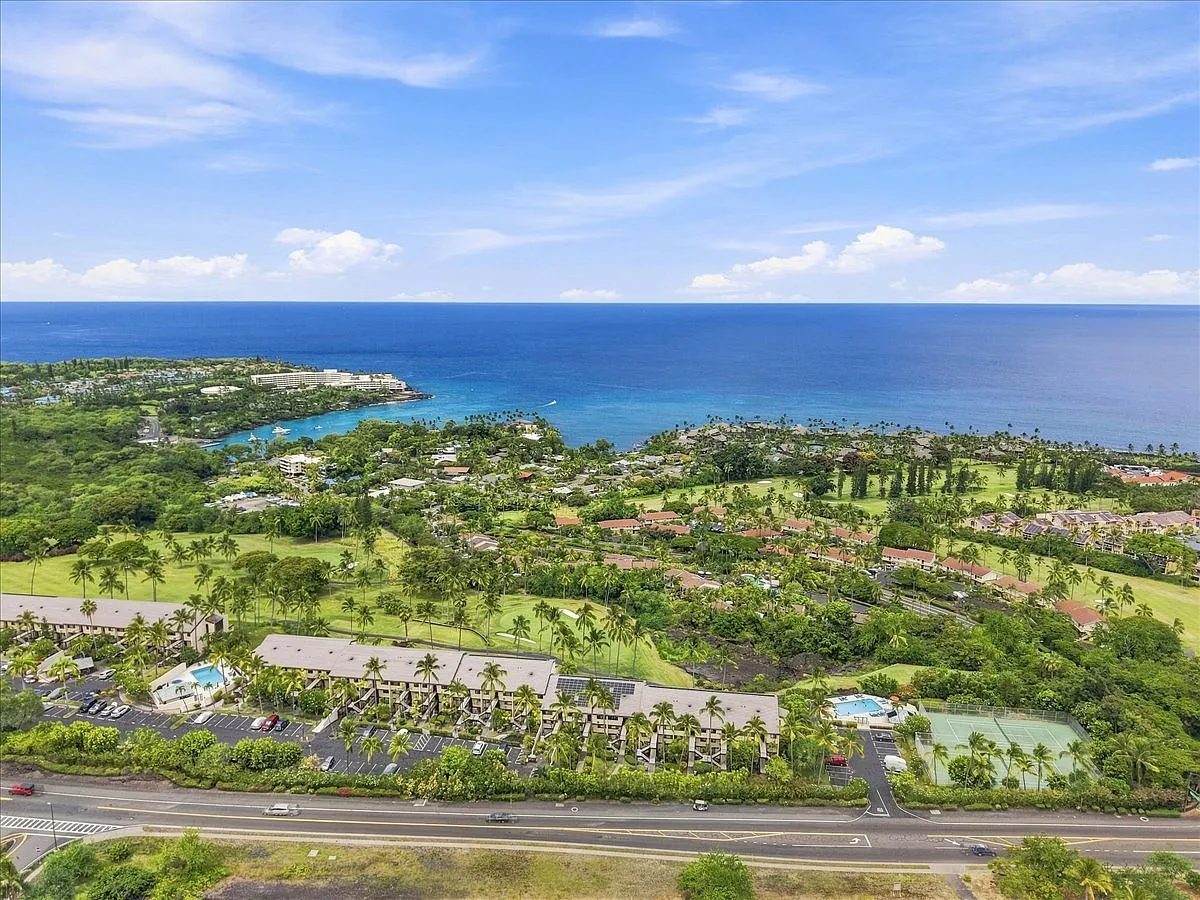 Country Club Villas #242, 78-6920 Aliʻi Dr, Kailua-Kona