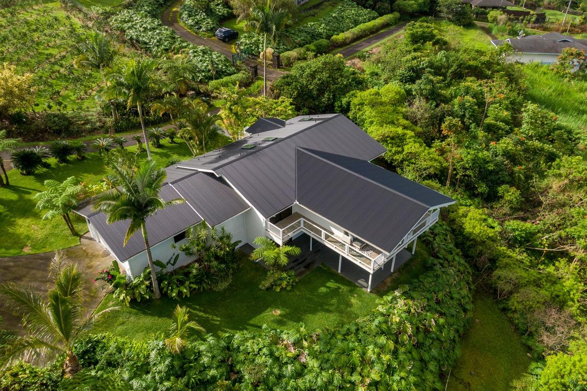 Exploring Kona's Neighborhoods: From Vibrancy to Tranquility