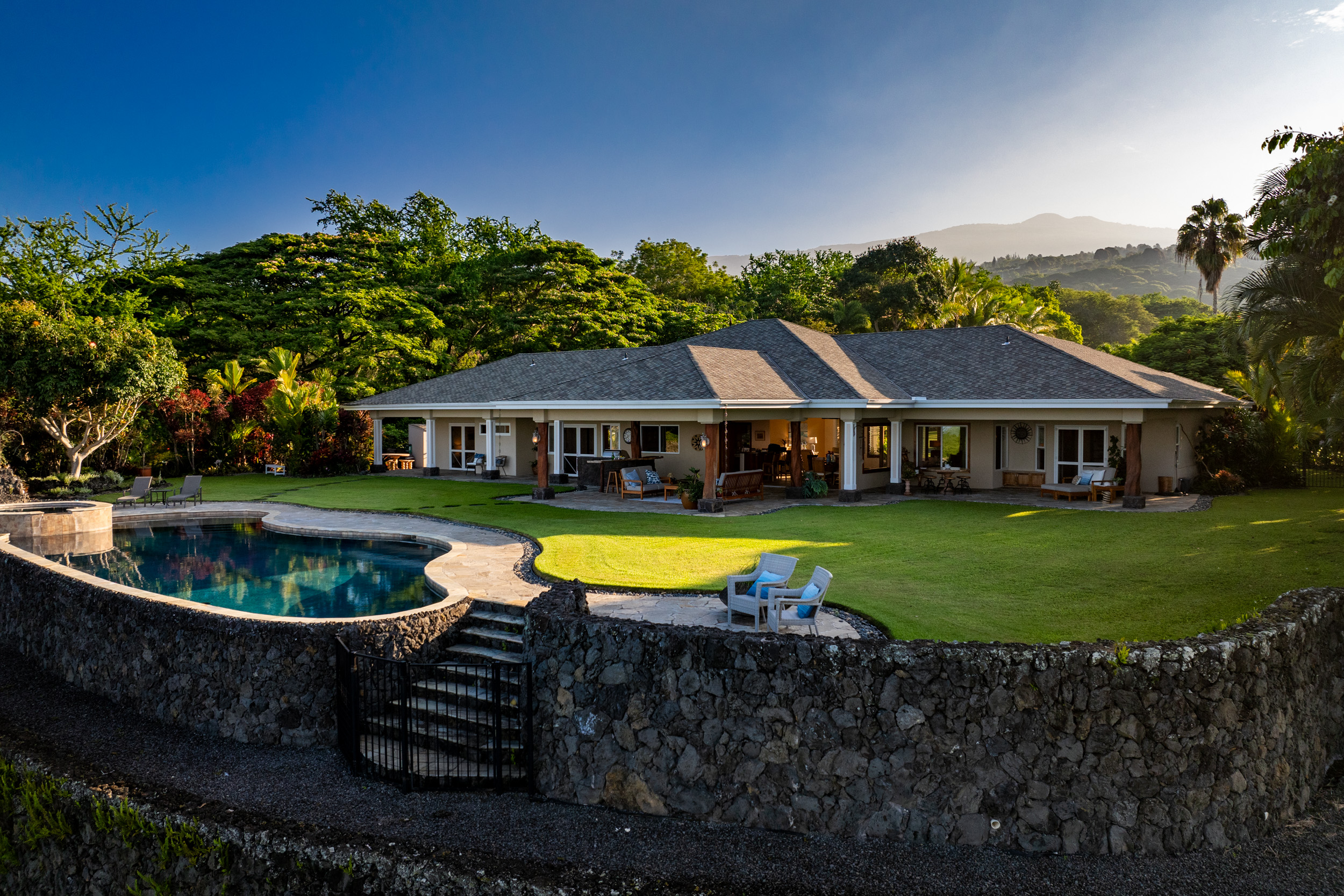 75-399 Wehilani Dr: A Private Oceanview Retreat in Kailua-Kona