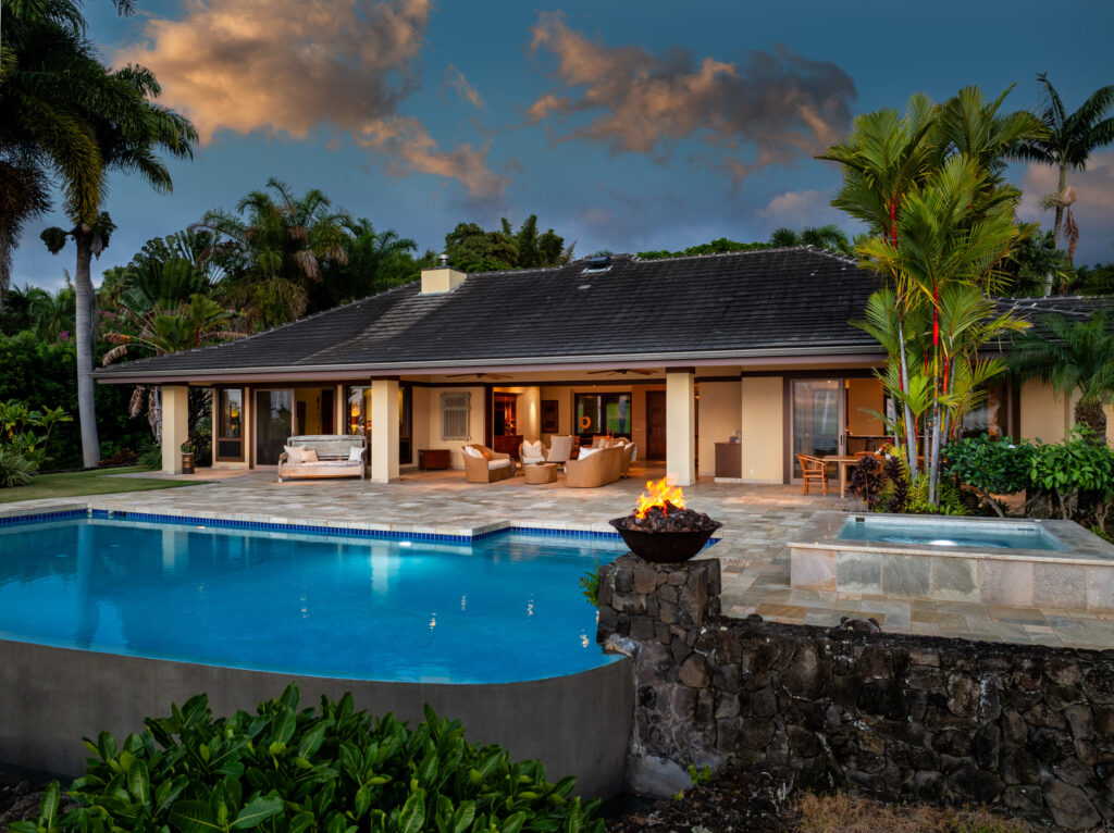 Holualoa Estate with Timeless Island Craftsmanship 